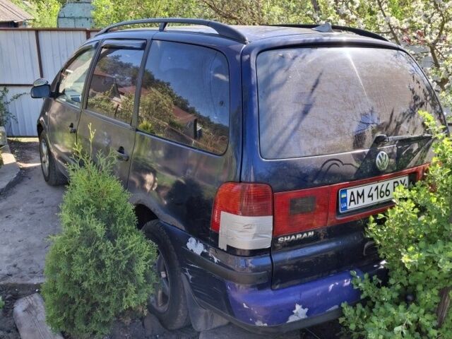 Синий Фольксваген Шаран, объемом двигателя 2 л и пробегом 281 тыс. км за 2700 $, фото 4 на Automoto.ua