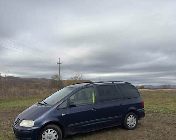 Синий Фольксваген Шаран, объемом двигателя 1.9 л и пробегом 298 тыс. км за 4200 $, фото 1 на Automoto.ua