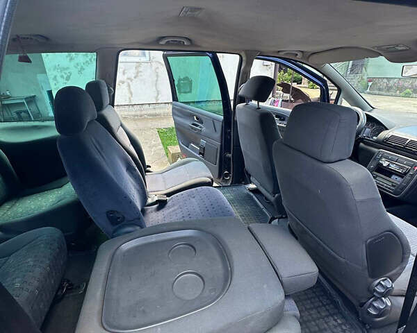 Синий Фольксваген Шаран, объемом двигателя 1.9 л и пробегом 338 тыс. км за 5100 $, фото 2 на Automoto.ua