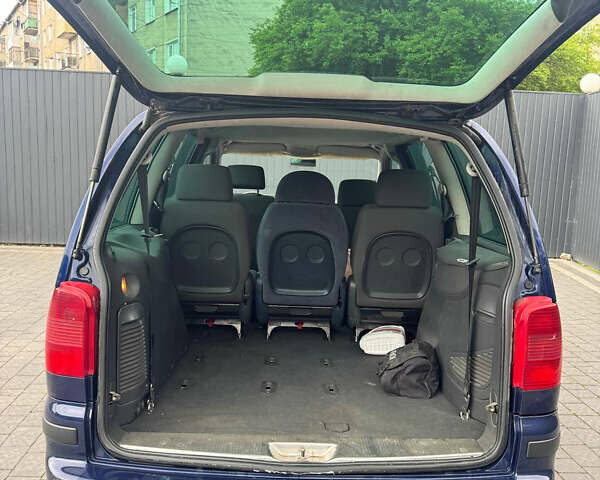 Синий Фольксваген Шаран, объемом двигателя 1.9 л и пробегом 338 тыс. км за 5100 $, фото 30 на Automoto.ua