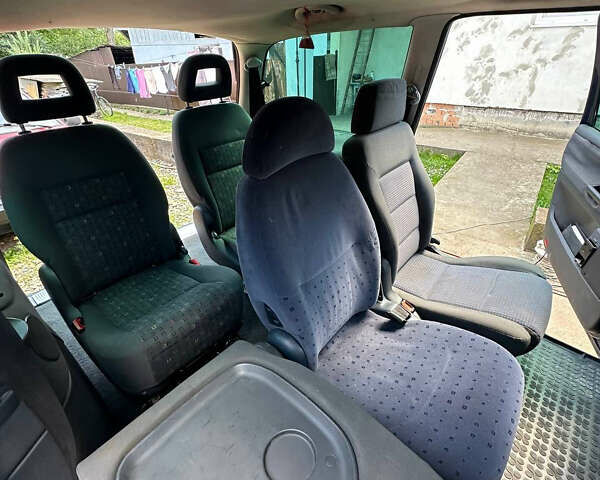 Синий Фольксваген Шаран, объемом двигателя 1.9 л и пробегом 338 тыс. км за 5100 $, фото 3 на Automoto.ua