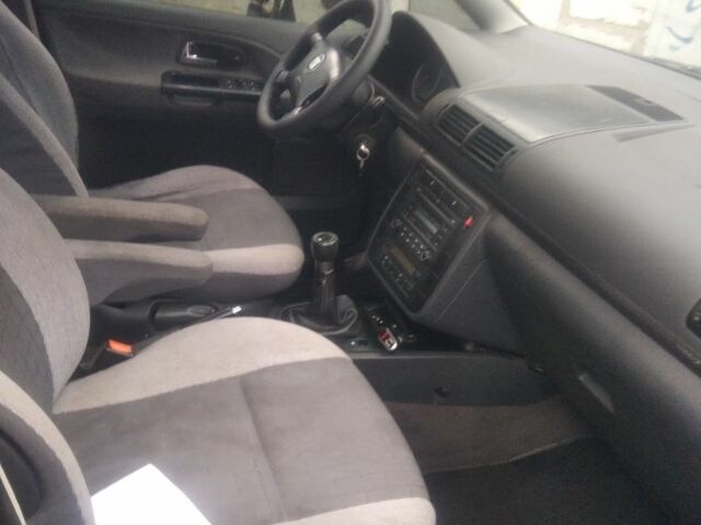 Синий Фольксваген Шаран, объемом двигателя 1.9 л и пробегом 400 тыс. км за 3350 $, фото 9 на Automoto.ua