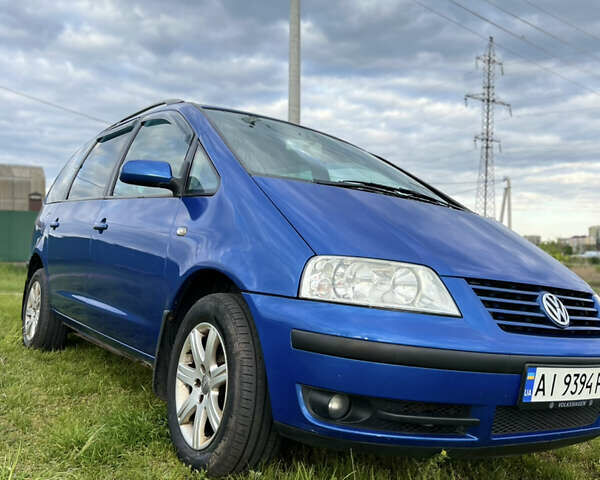 Синий Фольксваген Шаран, объемом двигателя 1.8 л и пробегом 305 тыс. км за 4299 $, фото 2 на Automoto.ua