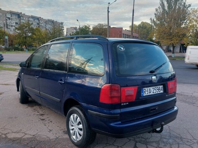 Синий Фольксваген Шаран, объемом двигателя 1.9 л и пробегом 300 тыс. км за 2200 $, фото 5 на Automoto.ua