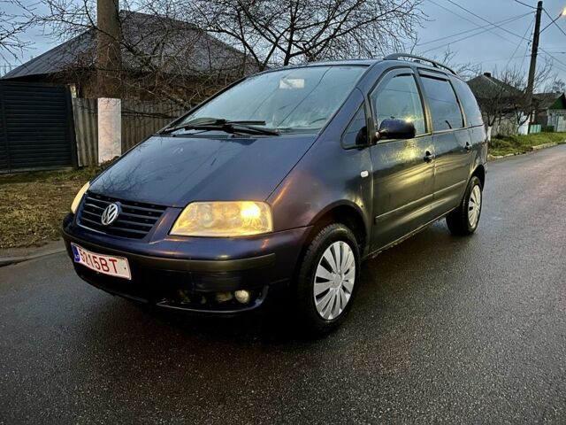 Синий Фольксваген Шаран, объемом двигателя 1.9 л и пробегом 460 тыс. км за 1599 $, фото 4 на Automoto.ua