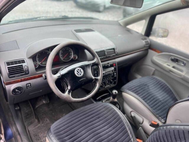 Синий Фольксваген Шаран, объемом двигателя 1.9 л и пробегом 280 тыс. км за 3000 $, фото 4 на Automoto.ua