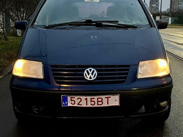 Синий Фольксваген Шаран, объемом двигателя 1.9 л и пробегом 460 тыс. км за 1599 $, фото 5 на Automoto.ua