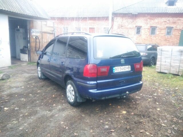 Синий Фольксваген Шаран, объемом двигателя 1.9 л и пробегом 400 тыс. км за 3350 $, фото 1 на Automoto.ua