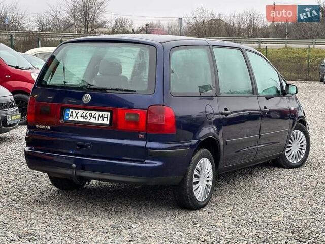 Синий Фольксваген Шаран, объемом двигателя 1.9 л и пробегом 300 тыс. км за 2999 $, фото 2 на Automoto.ua