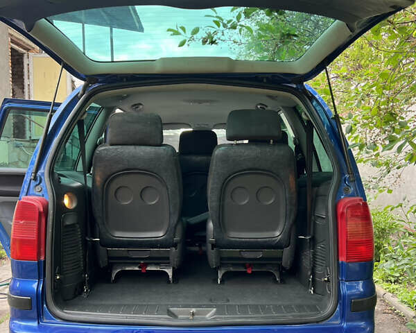 Синий Фольксваген Шаран, объемом двигателя 1.8 л и пробегом 305 тыс. км за 4299 $, фото 11 на Automoto.ua