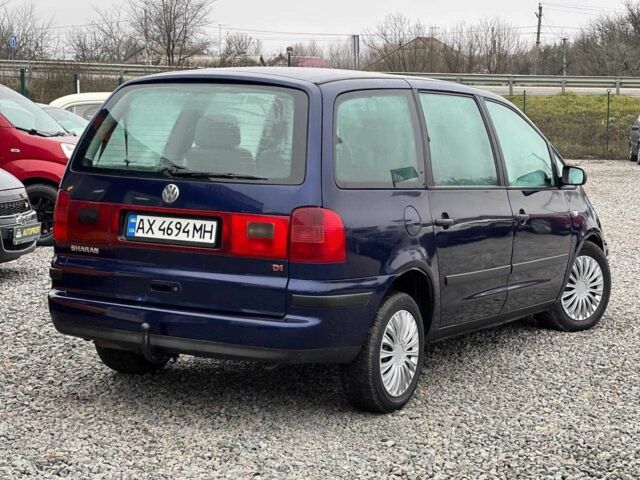 Синий Фольксваген Шаран, объемом двигателя 1.9 л и пробегом 280 тыс. км за 3000 $, фото 2 на Automoto.ua