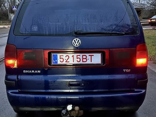 Синий Фольксваген Шаран, объемом двигателя 1.9 л и пробегом 460 тыс. км за 1599 $, фото 2 на Automoto.ua