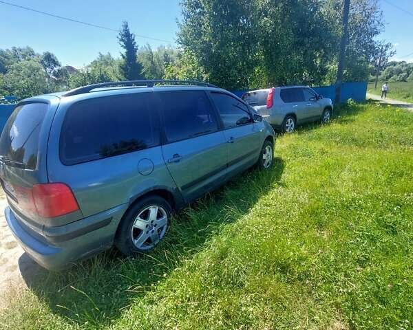 Синій Фольксваген Шаран, об'ємом двигуна 1.8 л та пробігом 152 тис. км за 4800 $, фото 3 на Automoto.ua