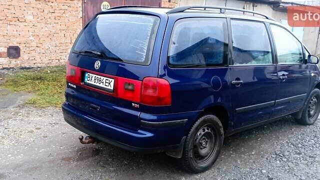 Синий Фольксваген Шаран, объемом двигателя 1.9 л и пробегом 377 тыс. км за 2800 $, фото 3 на Automoto.ua