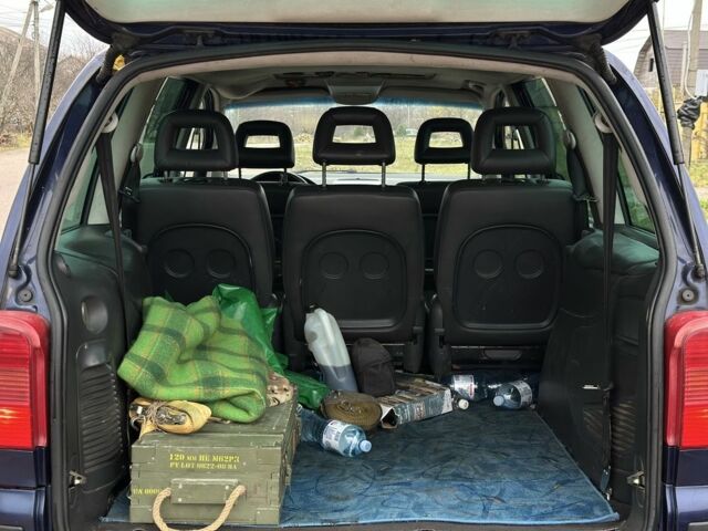 Синий Фольксваген Шаран, объемом двигателя 1.9 л и пробегом 320 тыс. км за 1699 $, фото 6 на Automoto.ua