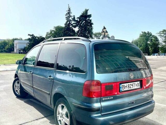 Синий Фольксваген Шаран, объемом двигателя 1.8 л и пробегом 330 тыс. км за 4850 $, фото 3 на Automoto.ua