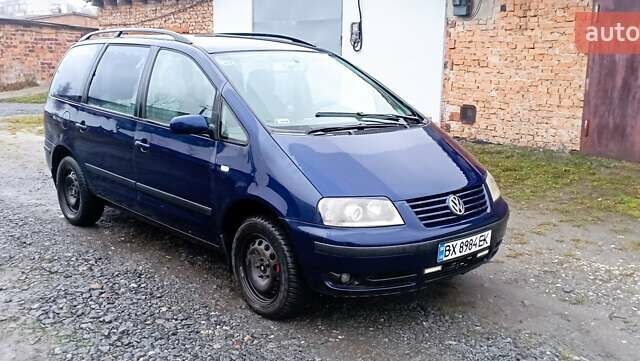 Синий Фольксваген Шаран, объемом двигателя 1.9 л и пробегом 377 тыс. км за 2800 $, фото 5 на Automoto.ua