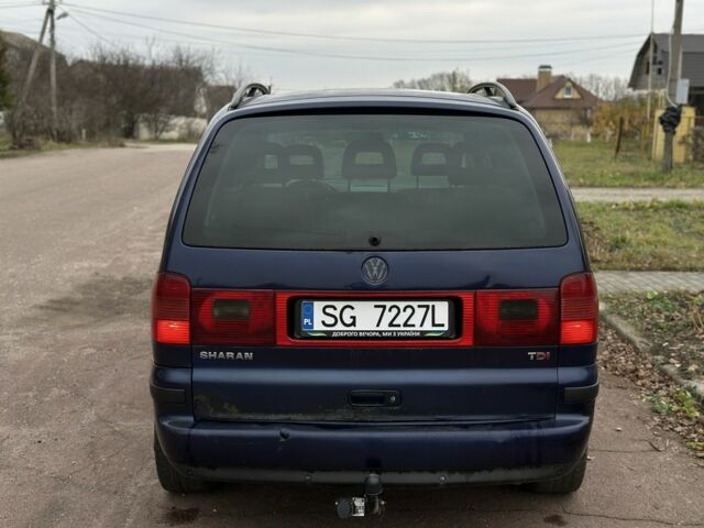 Синий Фольксваген Шаран, объемом двигателя 1.9 л и пробегом 320 тыс. км за 1699 $, фото 4 на Automoto.ua