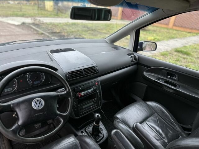 Синий Фольксваген Шаран, объемом двигателя 1.9 л и пробегом 320 тыс. км за 1699 $, фото 8 на Automoto.ua