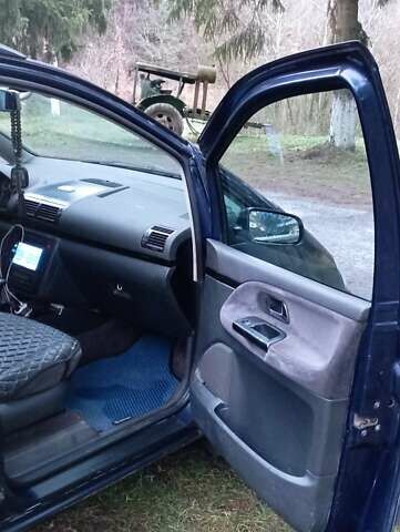 Синий Фольксваген Шаран, объемом двигателя 1.9 л и пробегом 377 тыс. км за 2800 $, фото 7 на Automoto.ua