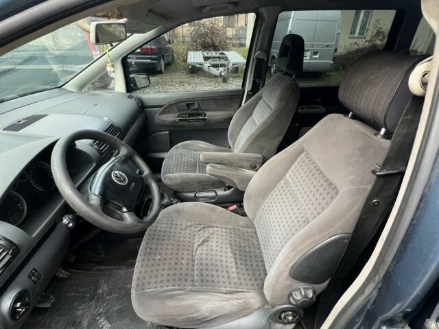 Синій Фольксваген Шаран, об'ємом двигуна 1.9 л та пробігом 400 тис. км за 1550 $, фото 9 на Automoto.ua