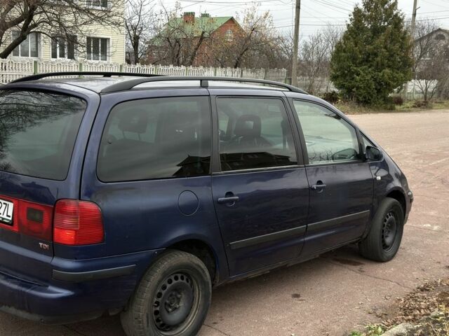 Синий Фольксваген Шаран, объемом двигателя 1.9 л и пробегом 320 тыс. км за 1699 $, фото 5 на Automoto.ua