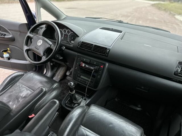 Синий Фольксваген Шаран, объемом двигателя 1.9 л и пробегом 320 тыс. км за 1699 $, фото 10 на Automoto.ua