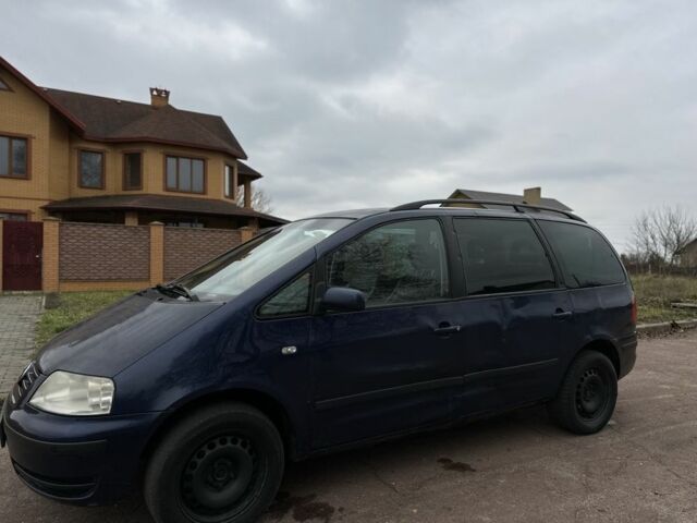 Синий Фольксваген Шаран, объемом двигателя 1.9 л и пробегом 320 тыс. км за 1699 $, фото 3 на Automoto.ua