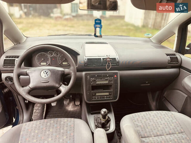 Синий Фольксваген Шаран, объемом двигателя 2 л и пробегом 265 тыс. км за 5150 $, фото 11 на Automoto.ua