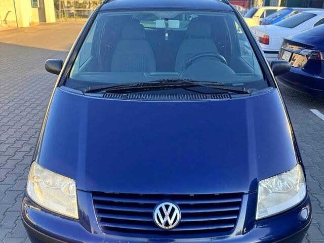 Синий Фольксваген Шаран, объемом двигателя 1.9 л и пробегом 286 тыс. км за 2450 $, фото 1 на Automoto.ua