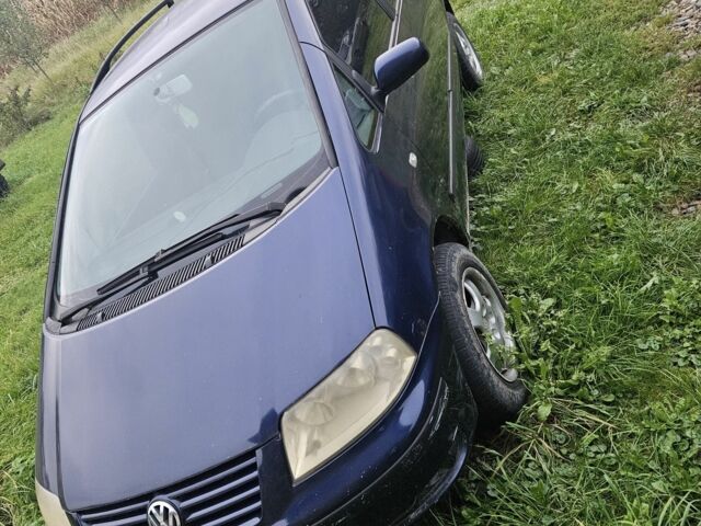 Синий Фольксваген Шаран, объемом двигателя 1.8 л и пробегом 300 тыс. км за 3500 $, фото 1 на Automoto.ua