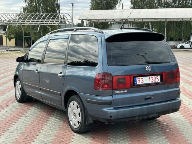 Синий Фольксваген Шаран, объемом двигателя 1.9 л и пробегом 250 тыс. км за 1650 $, фото 2 на Automoto.ua