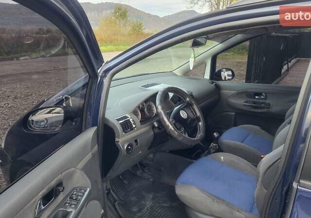 Синий Фольксваген Шаран, объемом двигателя 1.9 л и пробегом 317 тыс. км за 5200 $, фото 16 на Automoto.ua