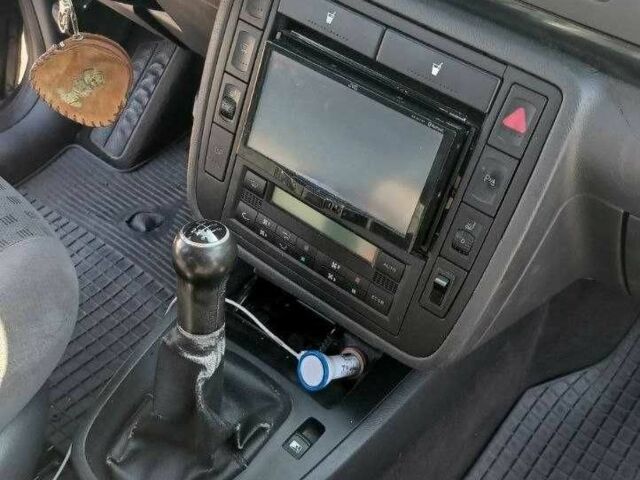 Синий Фольксваген Шаран, объемом двигателя 1.9 л и пробегом 245 тыс. км за 3000 $, фото 4 на Automoto.ua