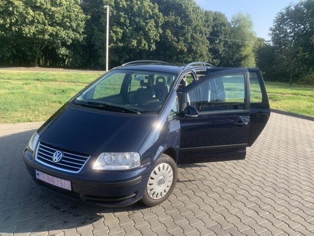 Синий Фольксваген Шаран, объемом двигателя 1.78 л и пробегом 224 тыс. км за 5900 $, фото 1 на Automoto.ua