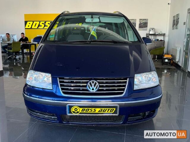 Синий Фольксваген Шаран, объемом двигателя 2 л и пробегом 400 тыс. км за 7500 $, фото 1 на Automoto.ua