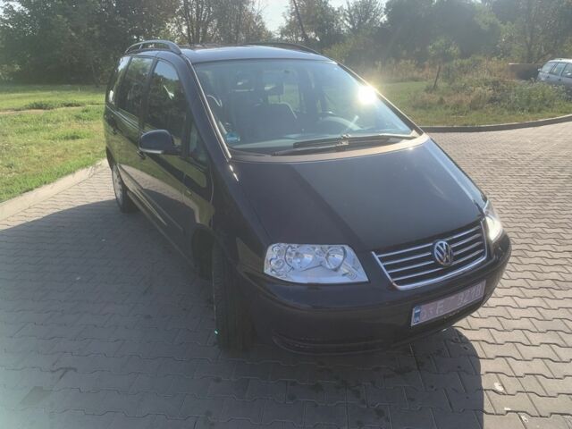 Синий Фольксваген Шаран, объемом двигателя 1.78 л и пробегом 224 тыс. км за 5900 $, фото 2 на Automoto.ua