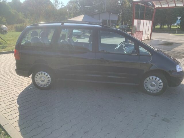 Синий Фольксваген Шаран, объемом двигателя 1.78 л и пробегом 224 тыс. км за 5900 $, фото 3 на Automoto.ua