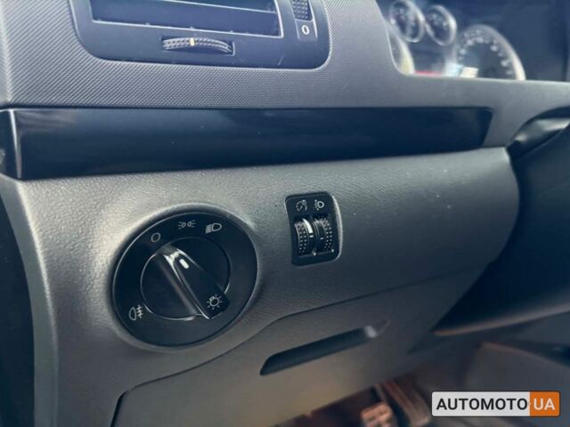 Синий Фольксваген Шаран, объемом двигателя 2 л и пробегом 400 тыс. км за 7500 $, фото 12 на Automoto.ua