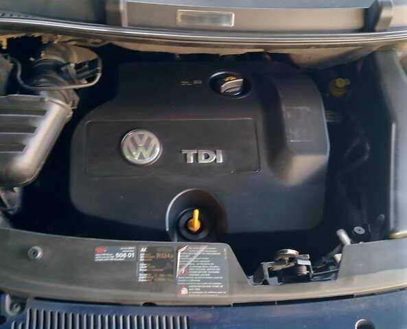 Синий Фольксваген Шаран, объемом двигателя 1.9 л и пробегом 312 тыс. км за 6900 $, фото 1 на Automoto.ua