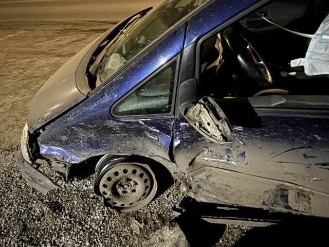 Синий Фольксваген Шаран, объемом двигателя 2 л и пробегом 250 тыс. км за 1599 $, фото 6 на Automoto.ua