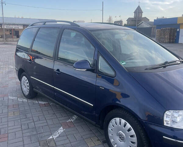 Синий Фольксваген Шаран, объемом двигателя 2 л и пробегом 140 тыс. км за 8555 $, фото 3 на Automoto.ua