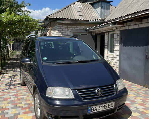 Синий Фольксваген Шаран, объемом двигателя 2 л и пробегом 276 тыс. км за 7000 $, фото 1 на Automoto.ua