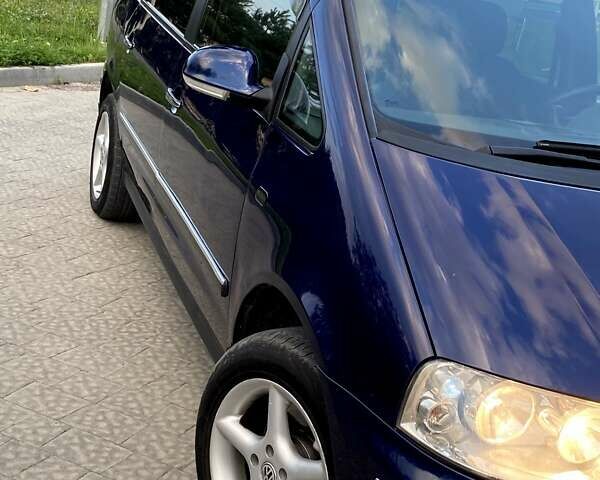 Синий Фольксваген Шаран, объемом двигателя 1.97 л и пробегом 308 тыс. км за 7400 $, фото 1 на Automoto.ua