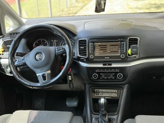 Синій Фольксваген Шаран, об'ємом двигуна 2 л та пробігом 370 тис. км за 10900 $, фото 1 на Automoto.ua