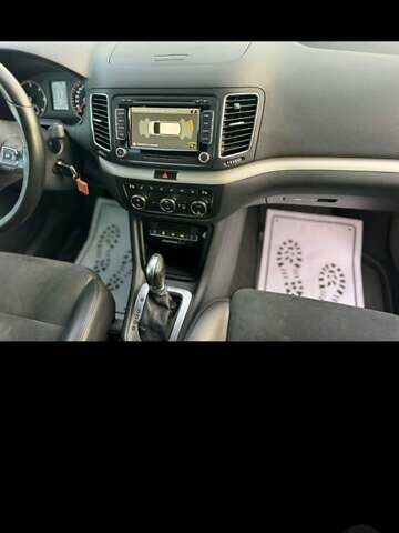 Синій Фольксваген Шаран, об'ємом двигуна 2 л та пробігом 285 тис. км за 14600 $, фото 4 на Automoto.ua