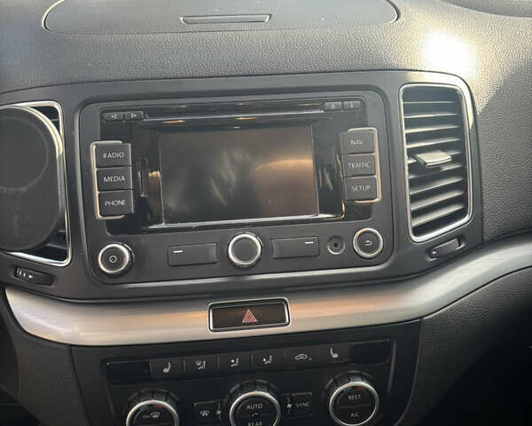 Синий Фольксваген Шаран, объемом двигателя 2 л и пробегом 188 тыс. км за 16700 $, фото 20 на Automoto.ua