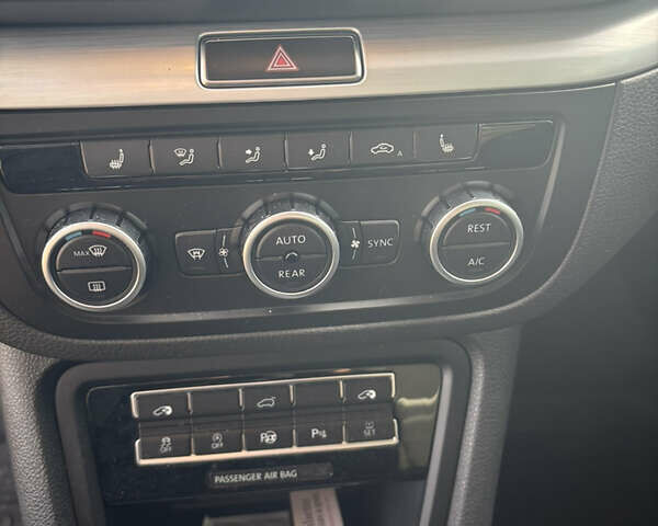 Синий Фольксваген Шаран, объемом двигателя 2 л и пробегом 188 тыс. км за 16700 $, фото 19 на Automoto.ua