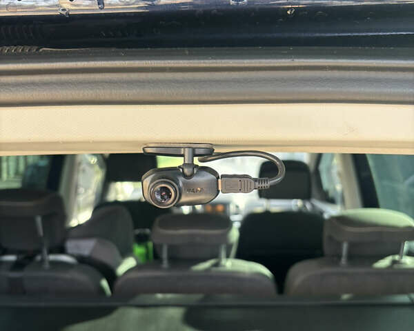 Синий Фольксваген Шаран, объемом двигателя 2 л и пробегом 188 тыс. км за 16700 $, фото 23 на Automoto.ua