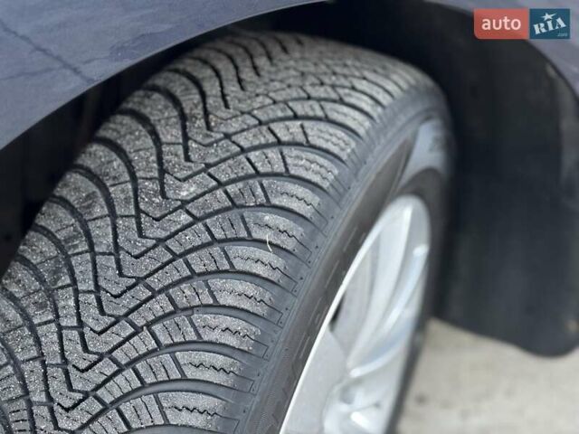 Синий Фольксваген Шаран, объемом двигателя 2 л и пробегом 270 тыс. км за 15900 $, фото 92 на Automoto.ua